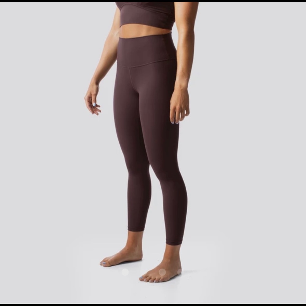 Born Primitive your go to 2.0 leggings.